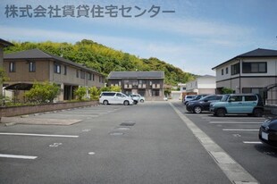 シャロット学園南館の物件外観写真